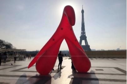 clitoris géant Trocadéro clitoris géant Trocadéro
